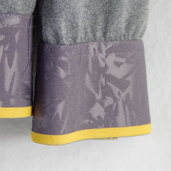 Adidas Wind and Rain Proof Top - Large - Picture 3 of 5